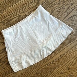 Sofibella White tennis skirt skort Size small EUC